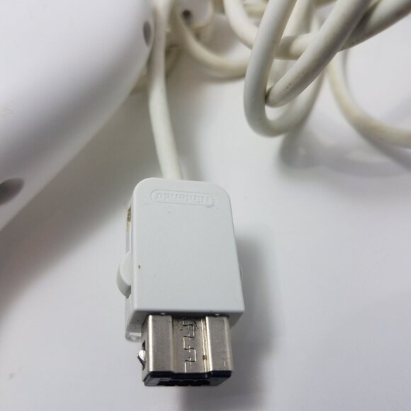 Nintendo Wii Nunchuk Controller - Picture 2 of 4